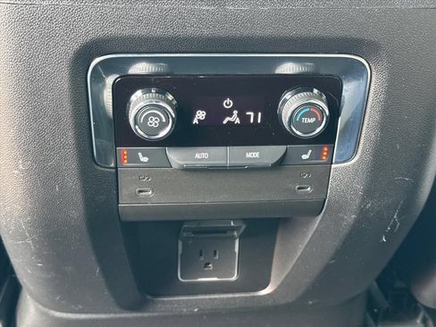 Used 2025 Chevrolet Tahoe Premier RWD image 14