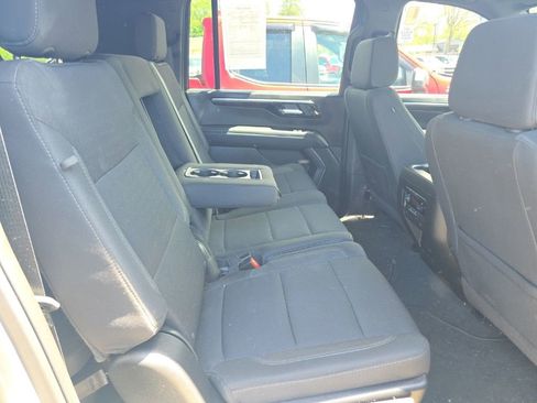 Used 2025 Chevrolet Suburban LS AWD/4WD image 5