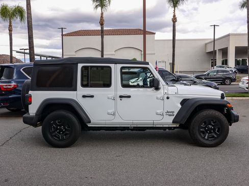 Used 2021 Jeep Wrangler Unlimited Sport image 3