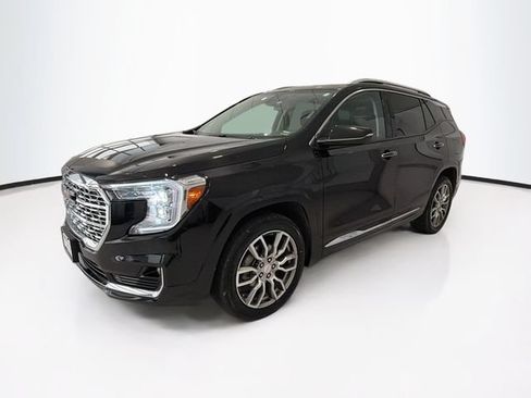 Used 2023 GMC Terrain Denali AWD/4WD image 3