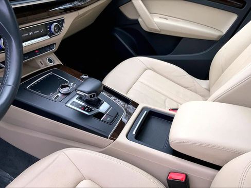 Used 2018 Audi Q5 2.0T Premium Plus w/ Premium Plus Package image 15