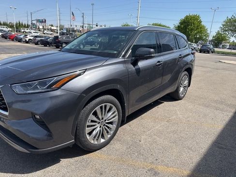 Used 2025 Toyota Highlander Platinum AWD/4WD image 10