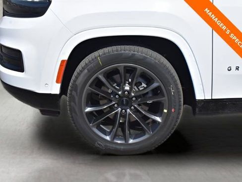 New 2025 Jeep Grand Wagoneer Series II Obsidian w/ Quick Order Packagew 28T image 9
