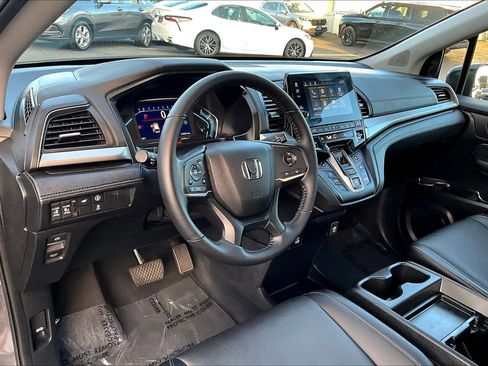 Used 2024 Honda Odyssey EX-L image 17