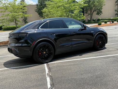 New 2025 Porsche Macan 4S Electric image 9