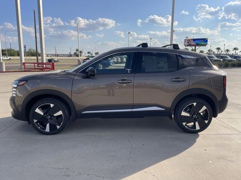 New 2026 Nissan Kicks SR w/ Cold Weather Package image 2