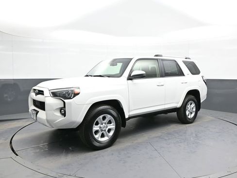 Certified 2024 Toyota 4Runner SR5 image 10