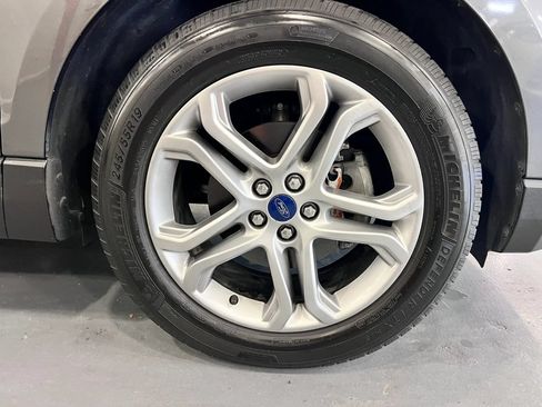 Used 2018 Ford Edge Titanium FWD image 30