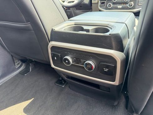 Used 2024 Ford Expedition XLT AWD/4WD image 40