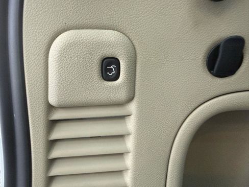 Used 2021 Jeep Grand Cherokee Limited image 31