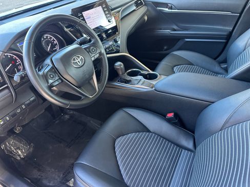 Used 2024 Toyota Camry SE image 9