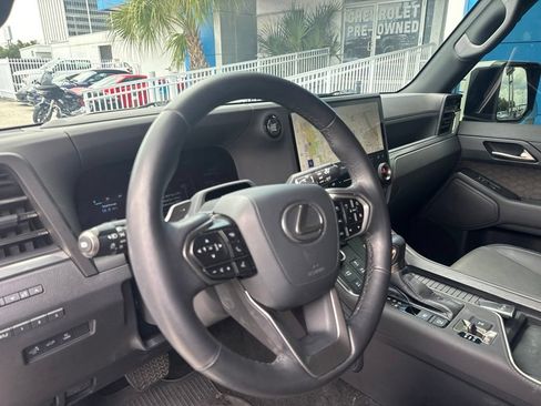 Used 2024 Lexus GX 550 w/ Accessory Package (2T) AWD/4WD image 18