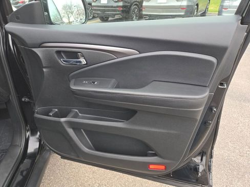 Used 2022 Honda Pilot Sport image 8