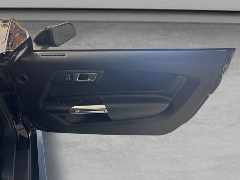 Used 2019 Ford Mustang Coupe RWD image 15