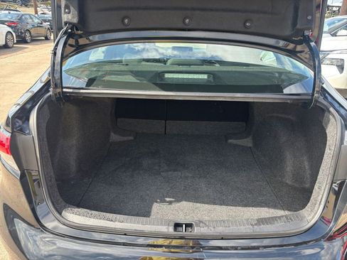 Used 2025 Toyota Corolla LE FWD image 29