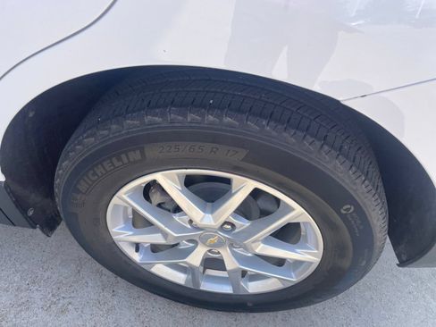 Used 2022 Chevrolet Equinox LS FWD image 16
