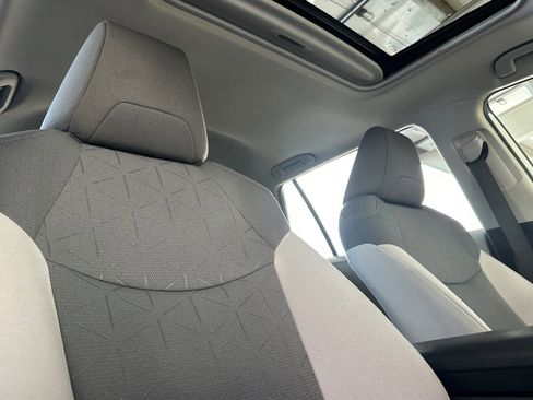 Certified 2022 Toyota RAV4 XLE image 21