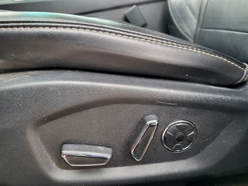 Used 2017 Ford Explorer Platinum image 15