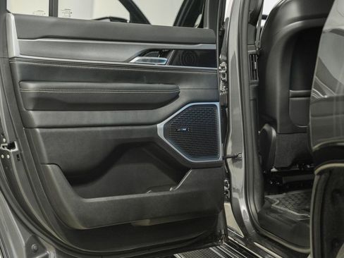 New 2026 Jeep Grand Wagoneer 4WD image 44