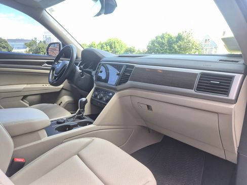 Used 2019 Volkswagen Atlas SE w/ Panoramic Sunroof Package AWD/4WD image 23
