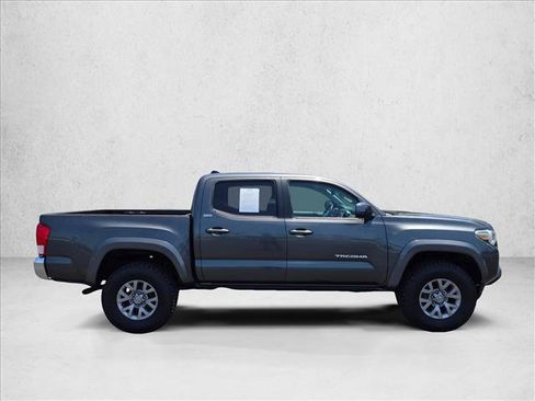 Used 2016 Toyota Tacoma SR5 w/ SR5 Appearance Package (SN) RWD image 4