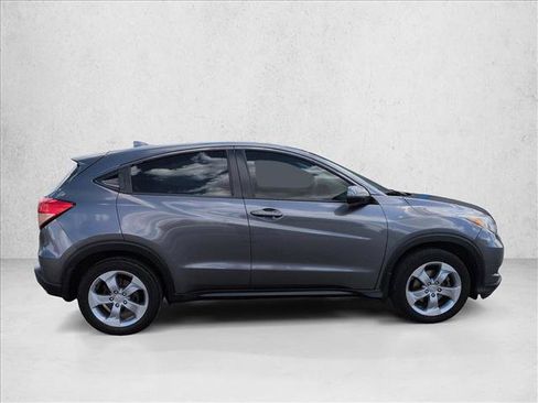 Used 2016 Honda HR-V LX image 9