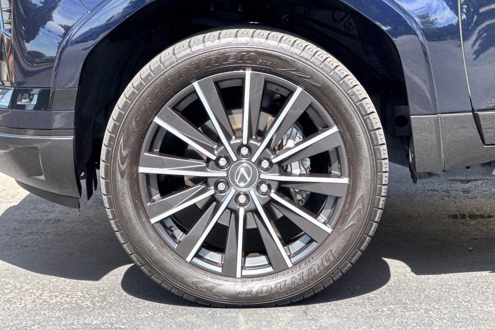 Used 2024 Lexus GX 550 w/ Accessory Package (31) AWD/4WD image 39