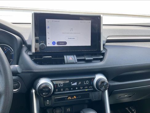 Used 2025 Toyota RAV4 XLE AWD/4WD image 37