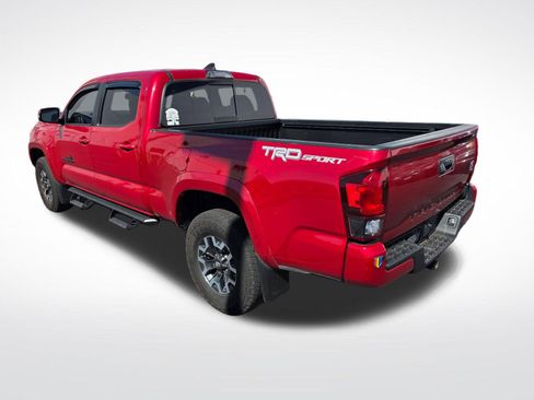Used 2018 Toyota Tacoma TRD Sport w/ Technology Package RWD image 7