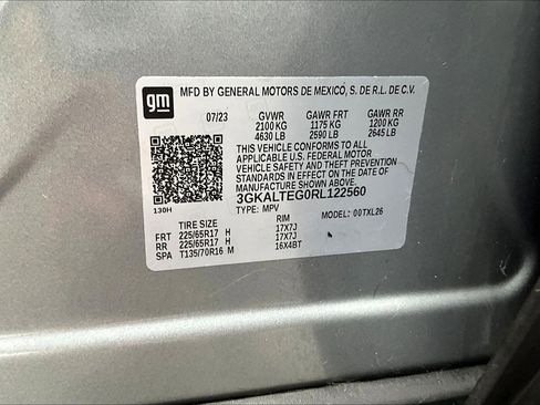 Used 2024 GMC Terrain SLE w/ Driver Convenience Package image 11