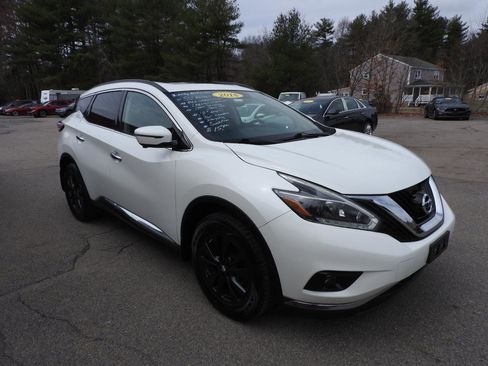 Used 2018 Nissan Murano SV w/ Premium Package image 2