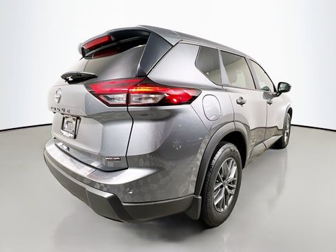 Used 2024 Nissan Rogue S image 4