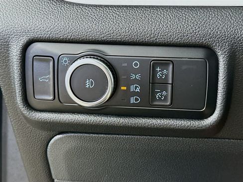Used 2023 Ford Explorer XLT w/ Equipment Group 202A AWD/4WD image 26