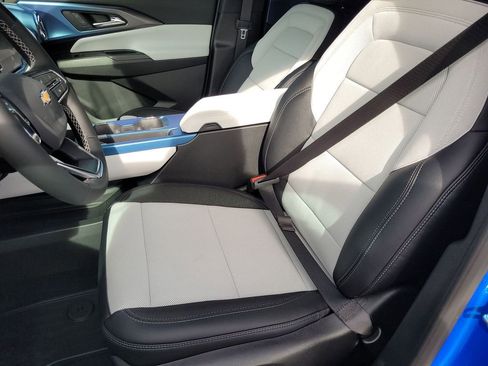 New 2026 Chevrolet Equinox EV LT image 19