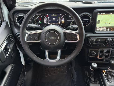 Used 2023 Jeep Wrangler Unlimited Sahara image 11