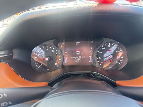 Used 2025 Jeep Compass Limited w/ Sun & Sound Group AWD/4WD image 12
