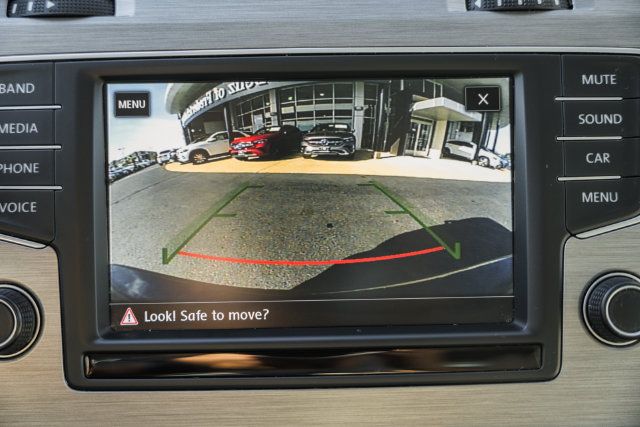 Used 2017 Volkswagen Golf 4-Door FWD image 37