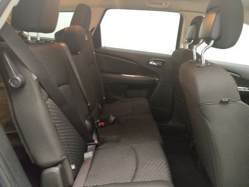 Used 2019 Dodge Journey SE w/ Connectivity Group FWD image 19