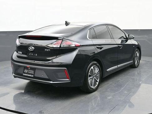 Used 2020 Hyundai Ioniq Limited image 3