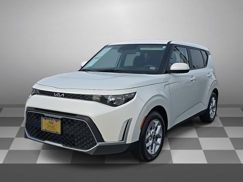 Used 2024 Kia Soul LX w/ Option Group 015 image 3