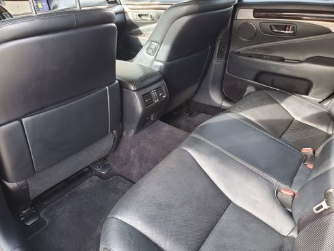 Used 2014 Lexus LS 460 image 24