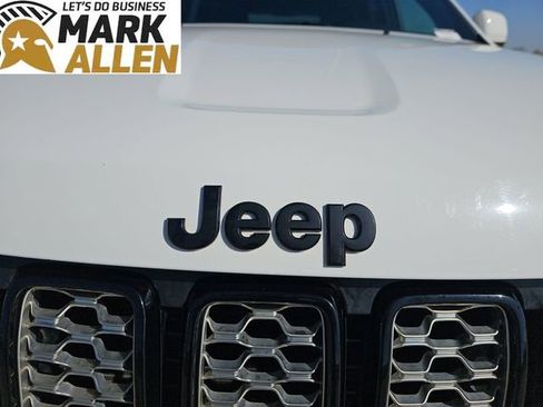 Used 2018 Jeep Grand Cherokee Altitude image 30