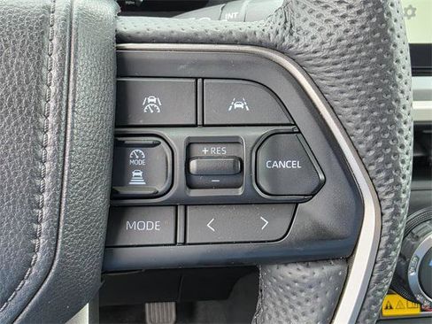 Certified 2025 Toyota Tacoma TRD Off-Road image 25