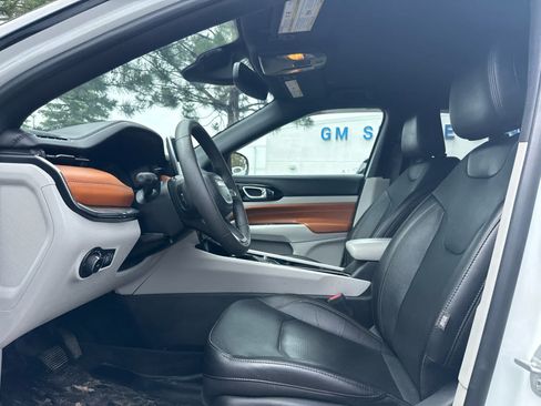 Used 2023 Jeep Compass Limited AWD/4WD image 5
