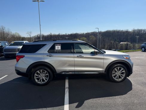 Certified 2020 Ford Explorer XLT w/ Equipment Group 202A AWD/4WD image 5