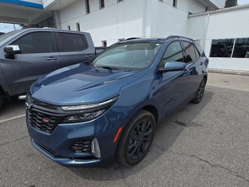Used 2024 Chevrolet Equinox RS FWD image 2