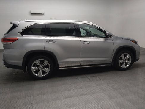 Used 2019 Toyota Highlander Limited FWD image 10