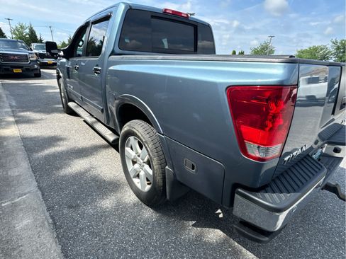 Used 2012 Nissan Titan SL w/ SL Technology Pkg AWD/4WD image 2