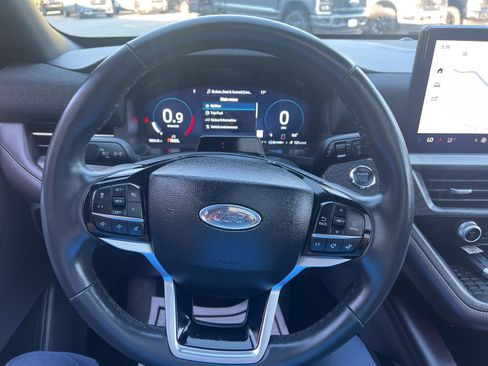 Used 2025 Ford Explorer Platinum w/ LUX Leather Package image 26