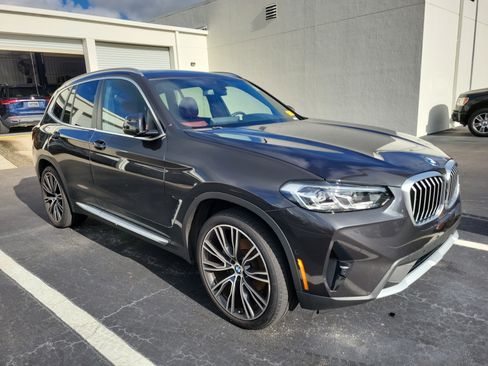 Used 2024 BMW X3 sDrive30i w/ Premium Package w/ZPA RWD image 2